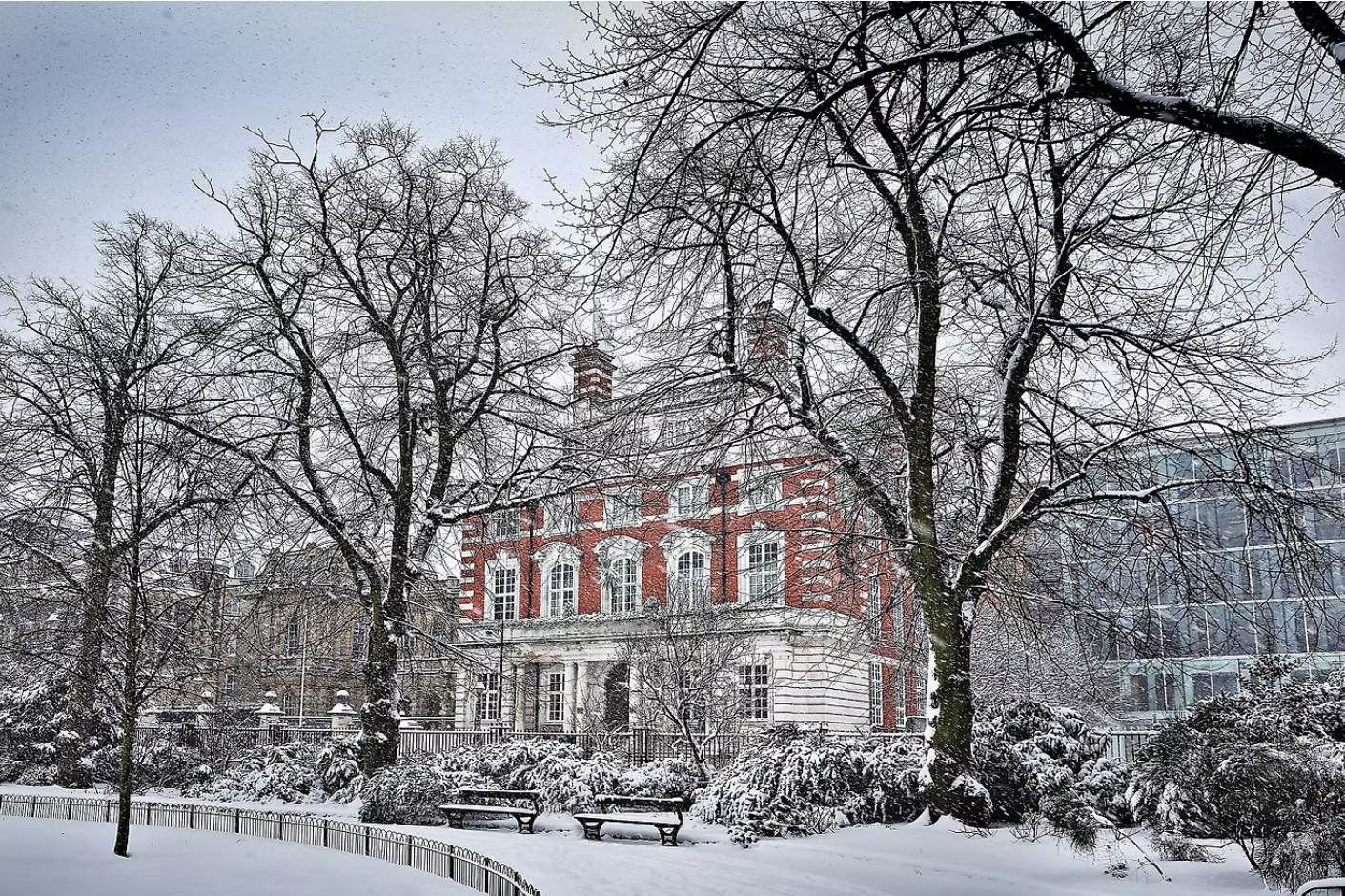 Reading Roseate hotel in the snow